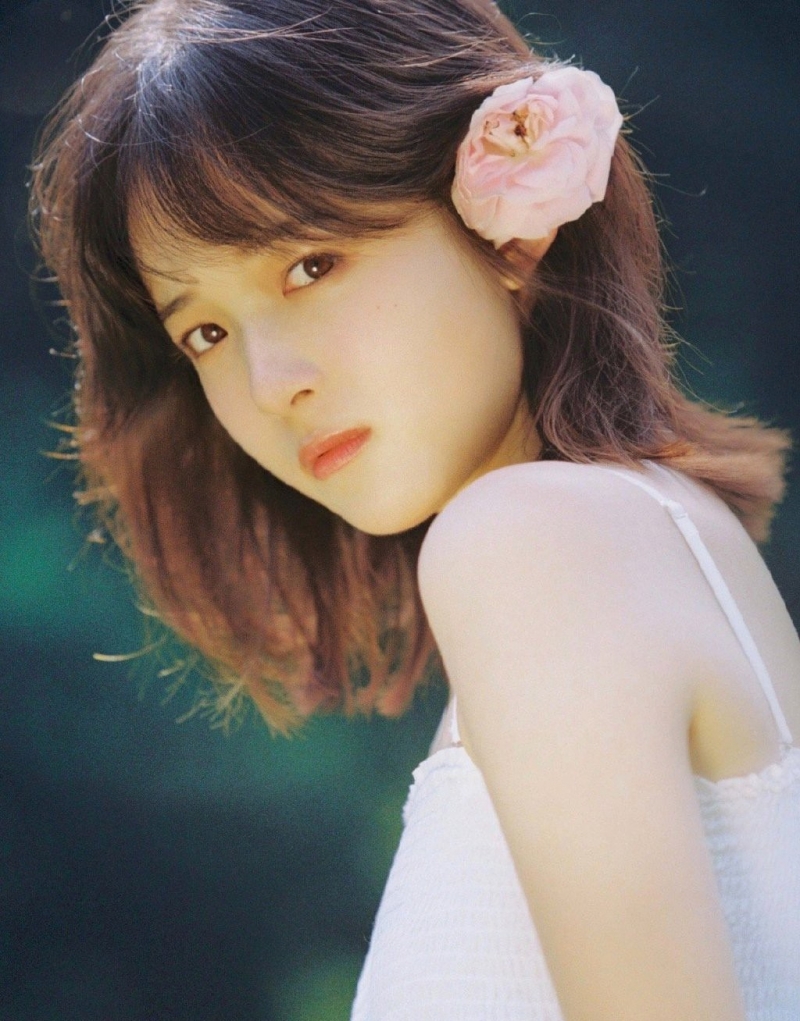日系妹子气质清新吊带美女写真  第6张