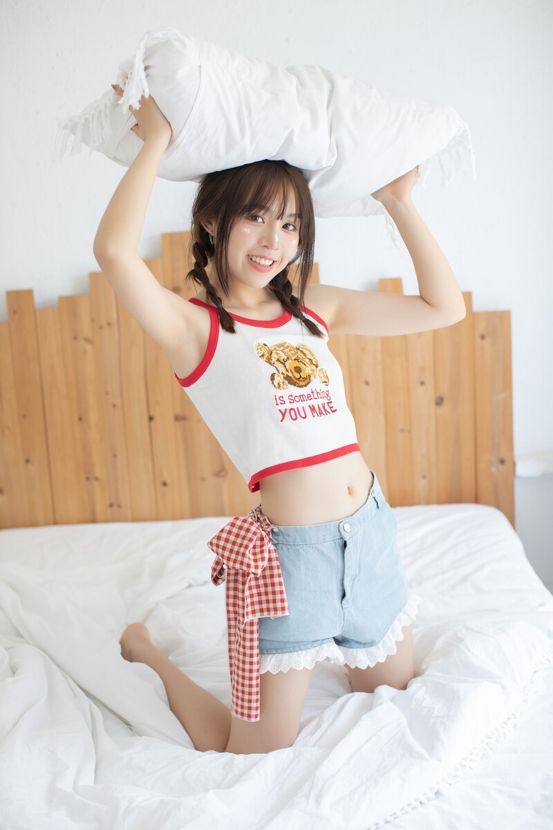 00后妹子性感小蛮腰极品图库  第1张