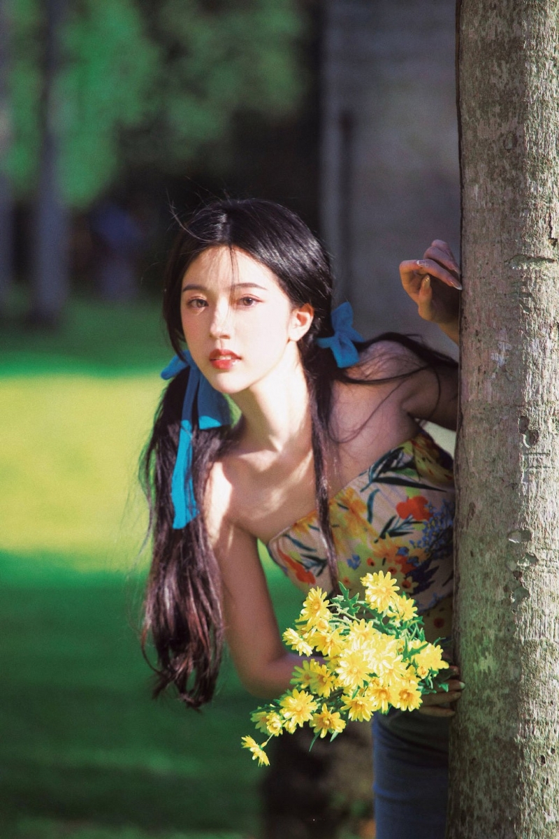 性感美人香肩惹火文艺写真  第2张
