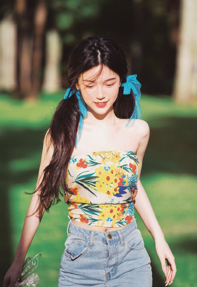 性感美人香肩惹火文艺写真  第5张