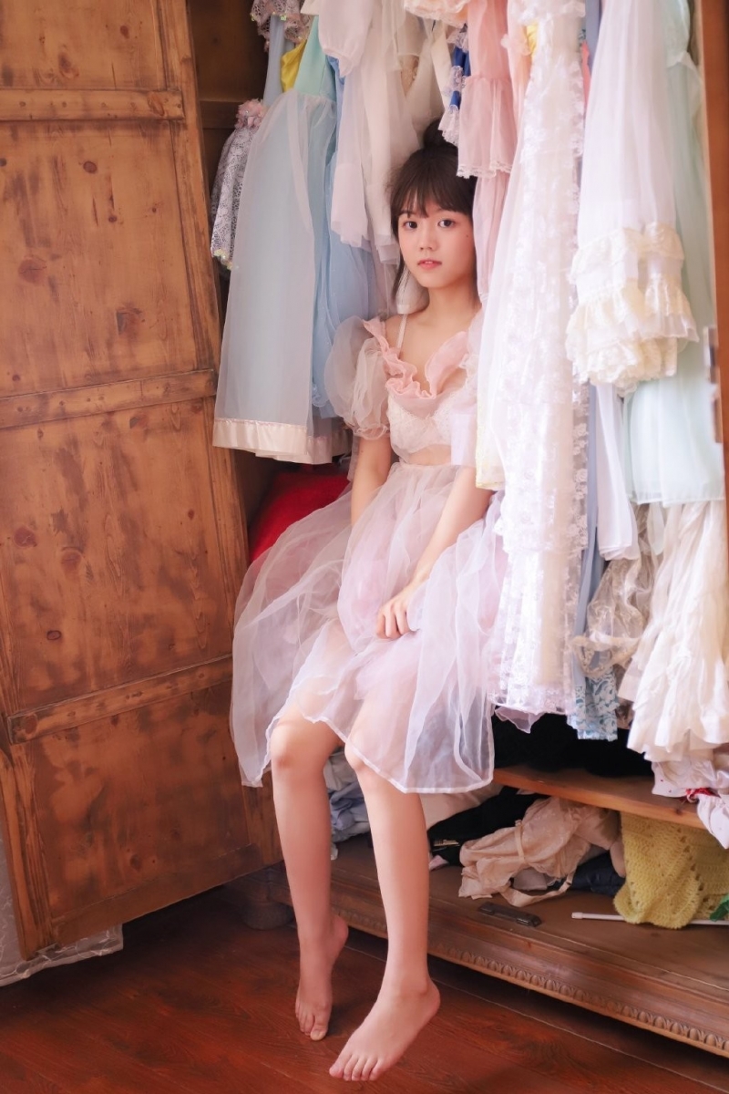 萝莉少女娇憨可爱美女写真  第5张