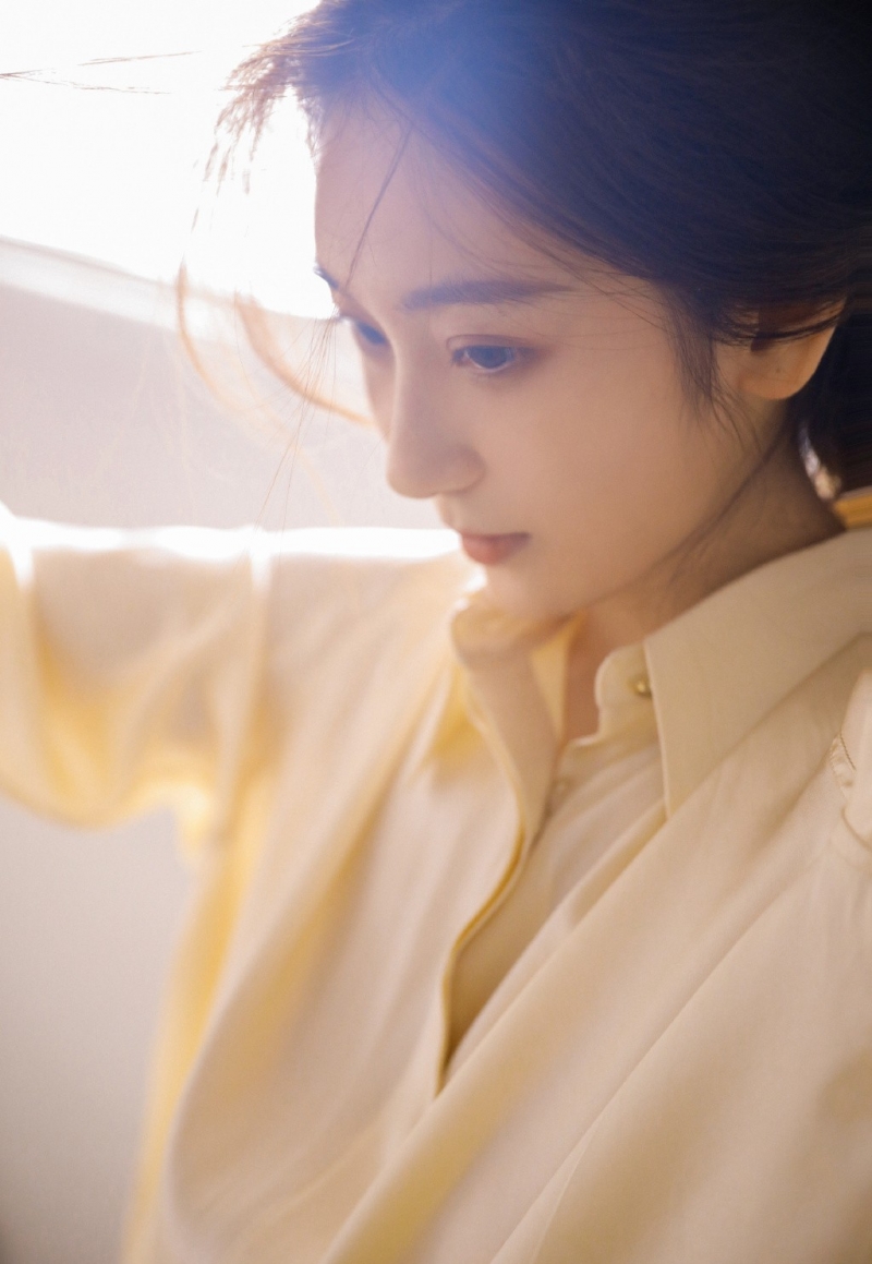 气质美女美艳动人私房写真  第4张
