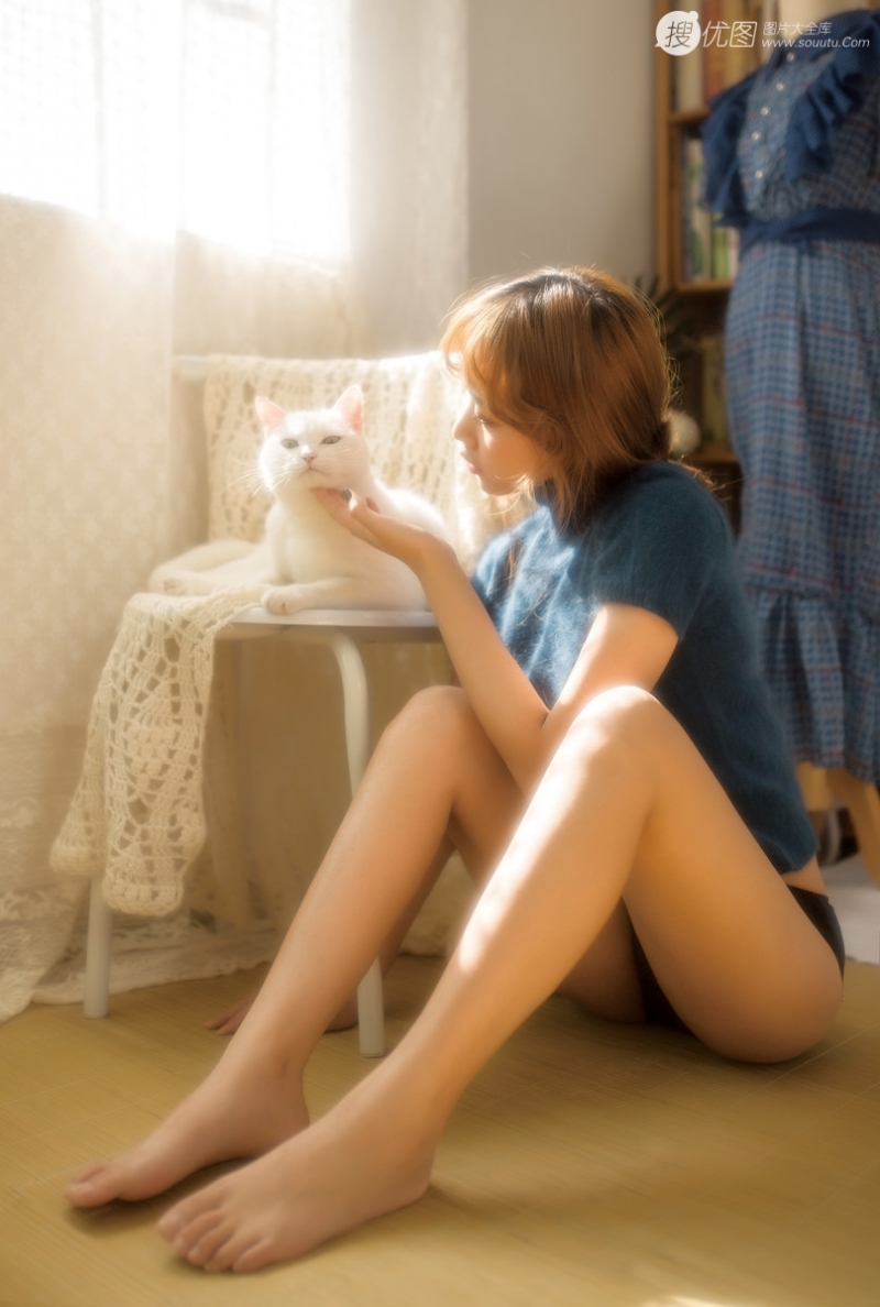 漂亮女孩美腿细腰养眼极品图库  第9张