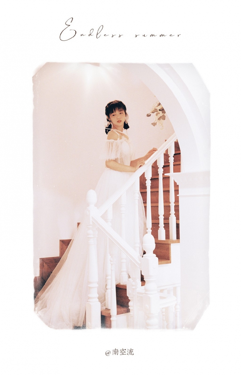 韩式麻花辫美女露肩公主裙写真  第5张