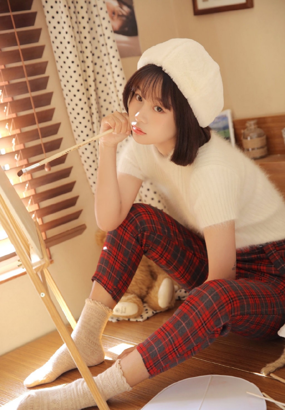 早安少女齐耳短发俏皮可爱写真  第5张