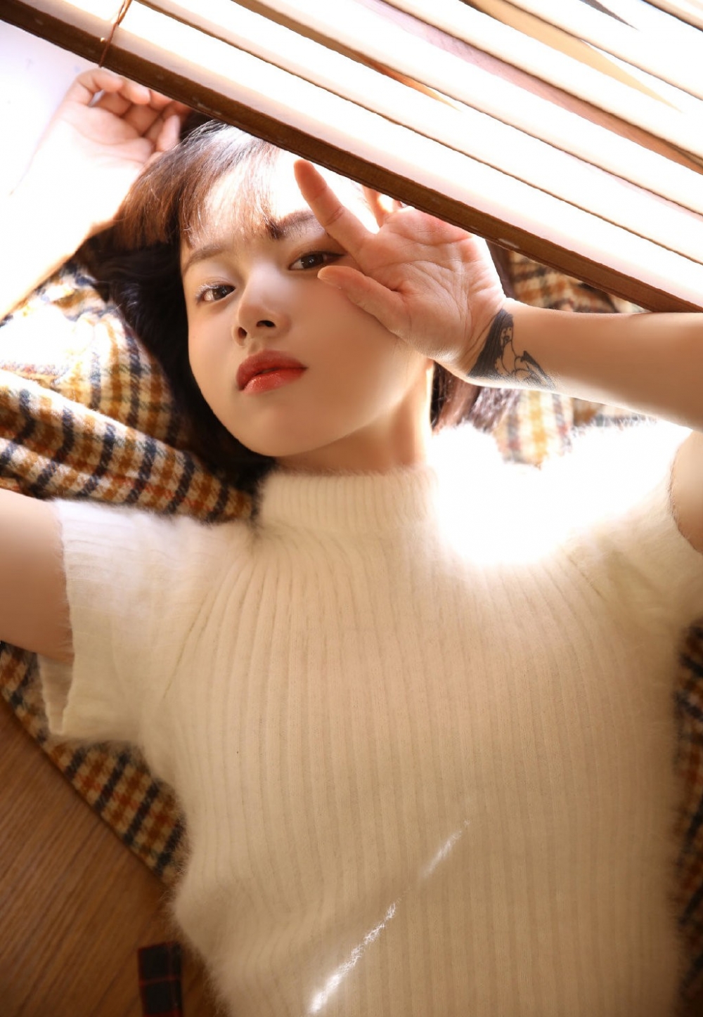 早安少女齐耳短发俏皮可爱写真  第9张