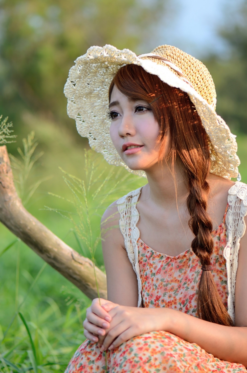 韩式麻花辫美女碎花连衣裙写真  第9张