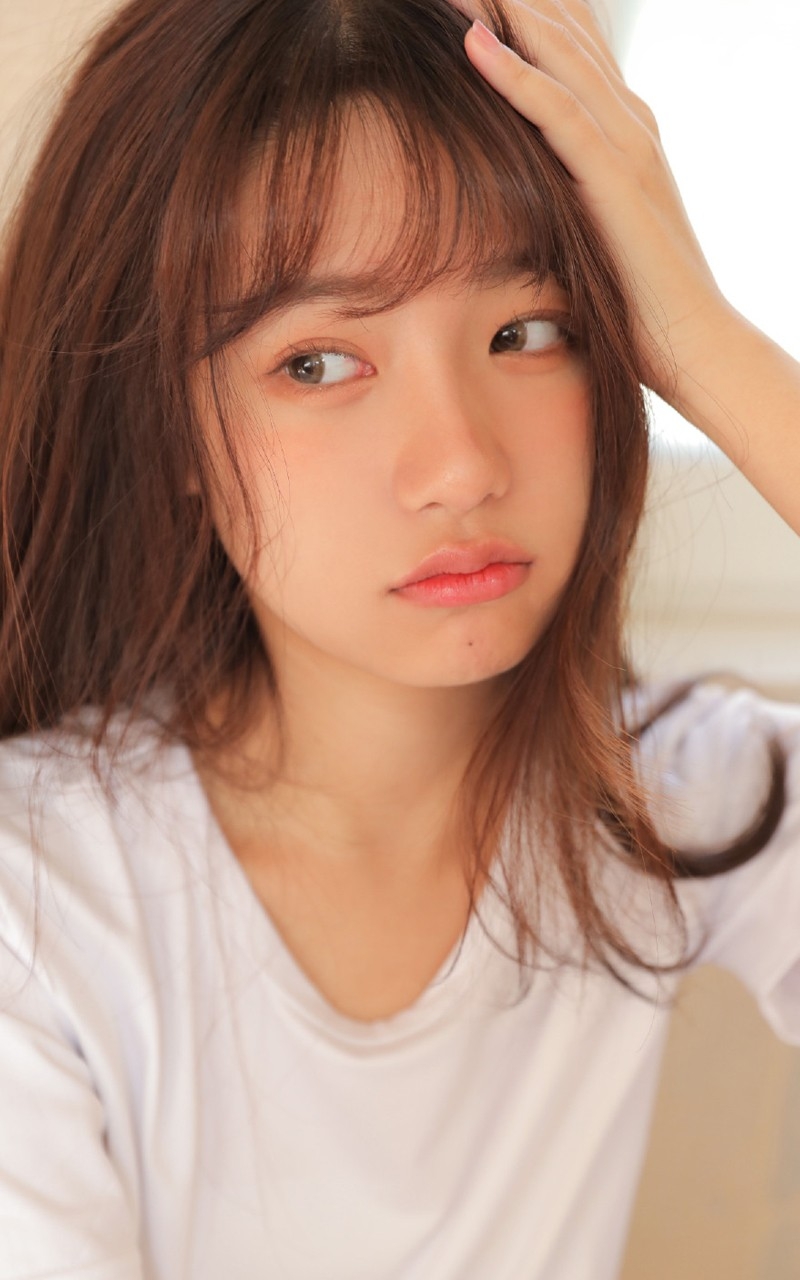 邻家小妹杏眸含水娇媚女生图片  第2张