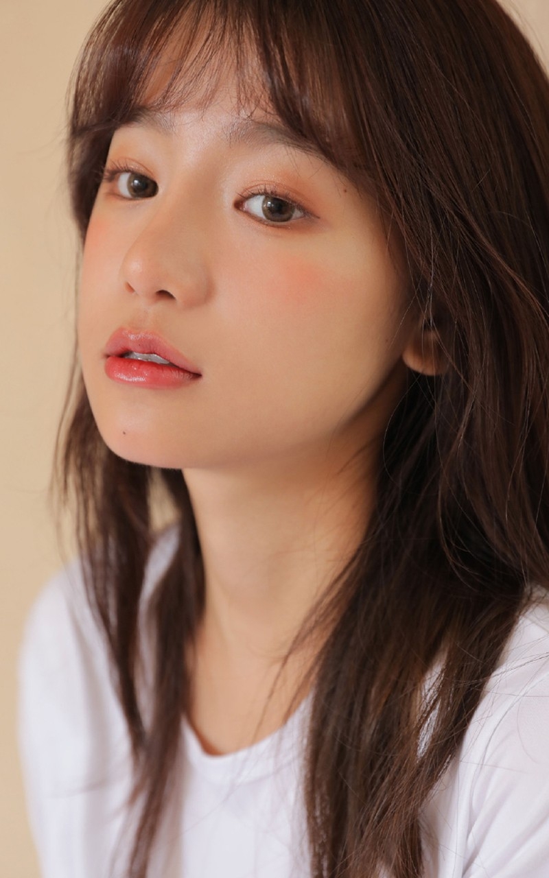邻家小妹杏眸含水娇媚女生图片  第3张