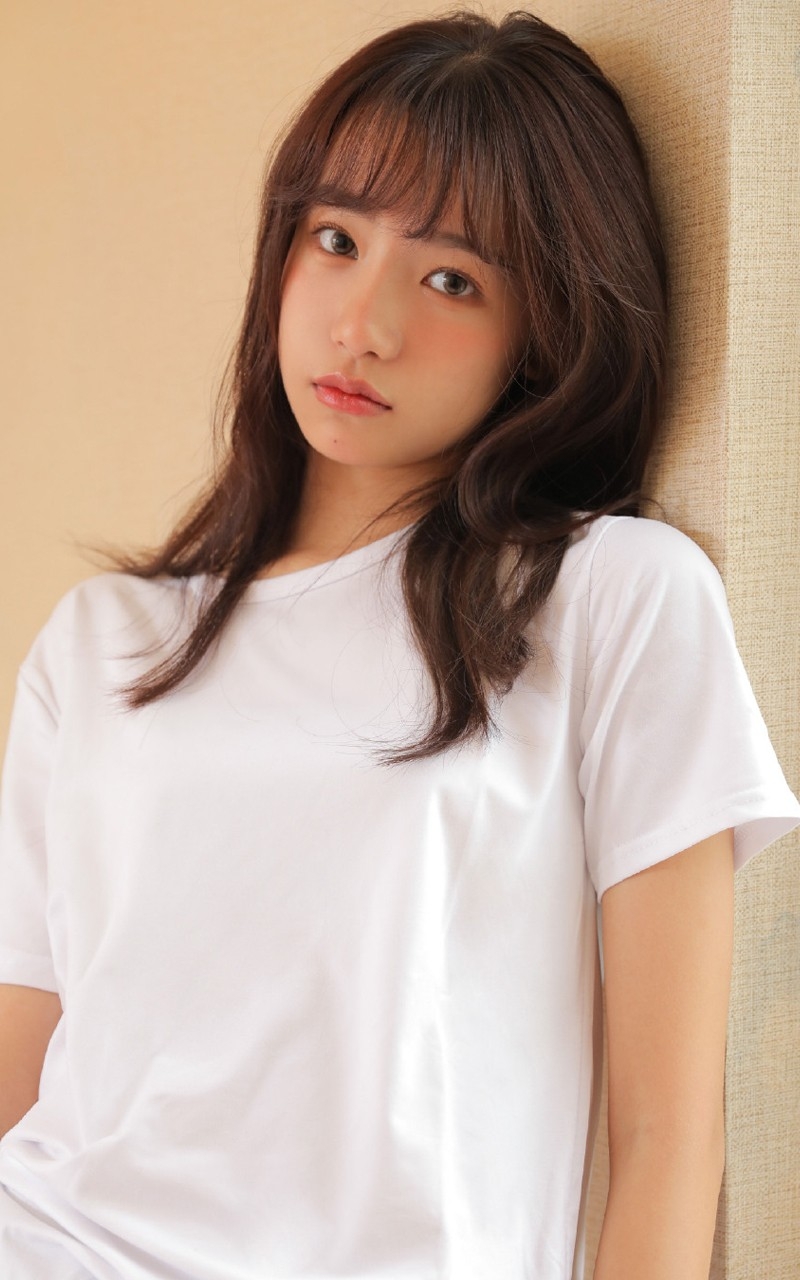 邻家小妹杏眸含水娇媚女生图片  第8张