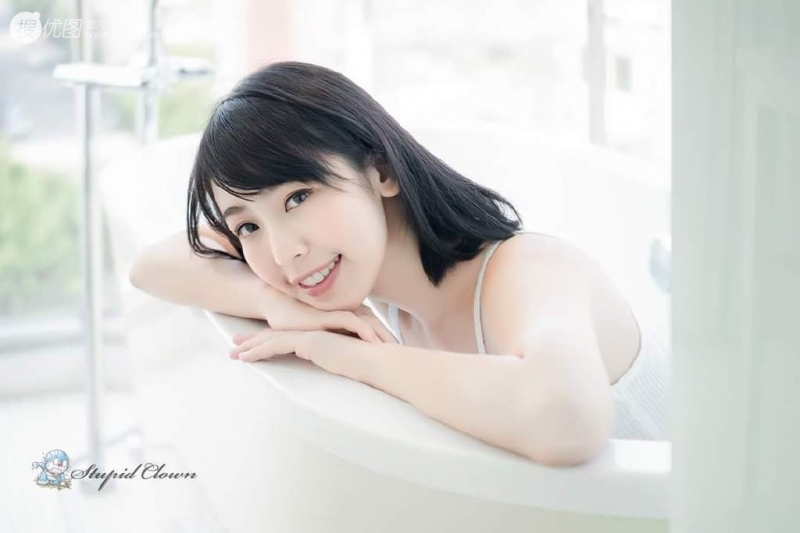 齐肩短发美女浴室湿身诱惑写真  第10张