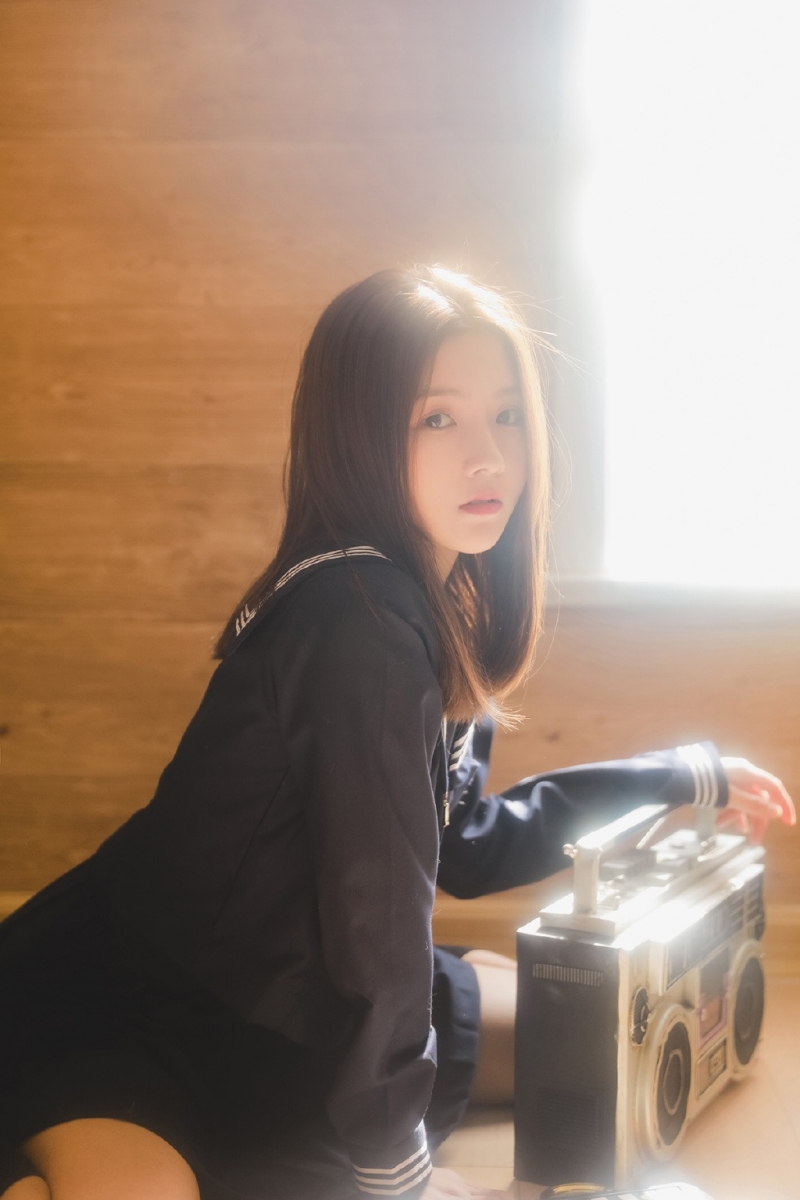 阳光美女黑丝jk制服女生照片  第4张