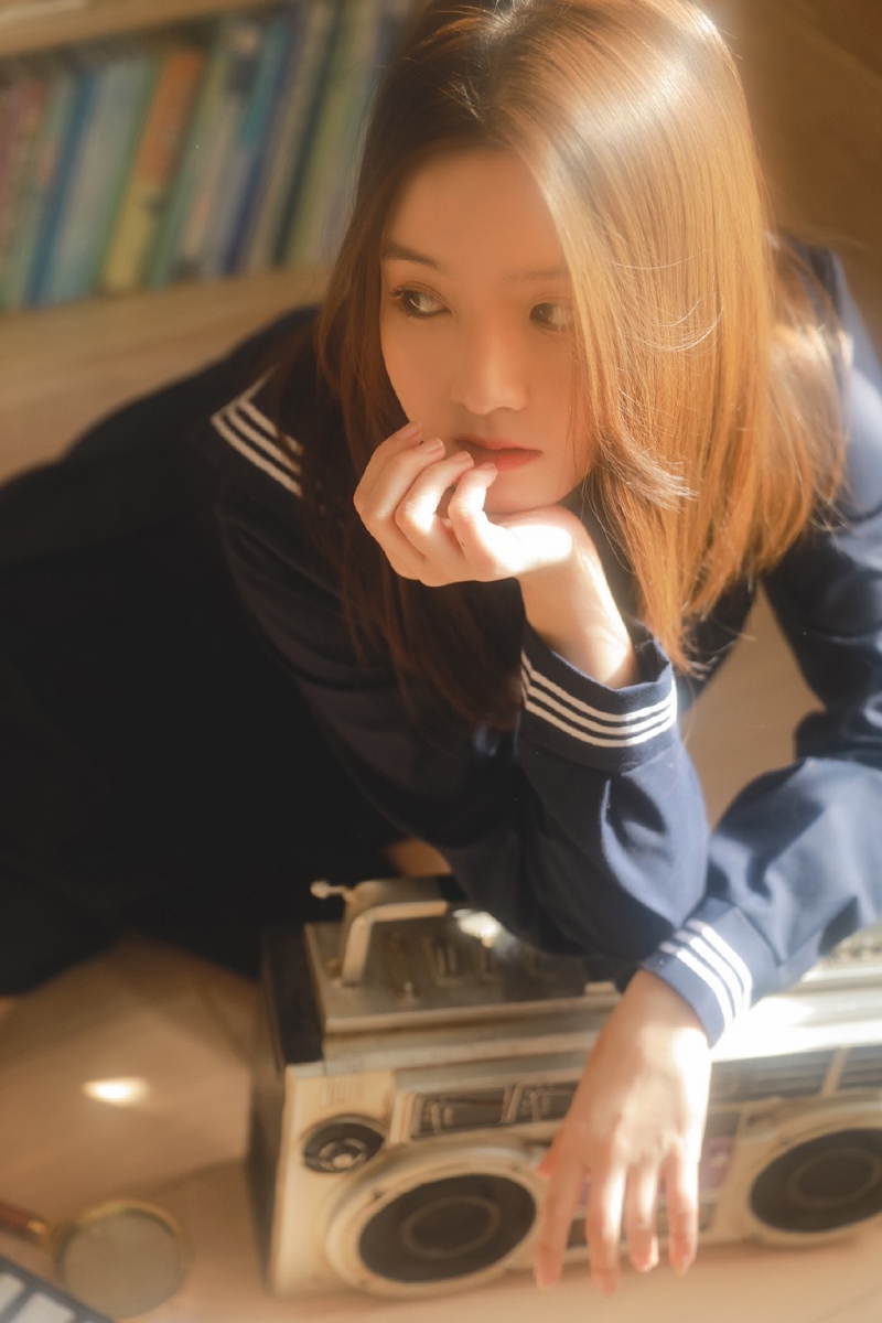 阳光美女黑丝jk制服女生照片  第9张