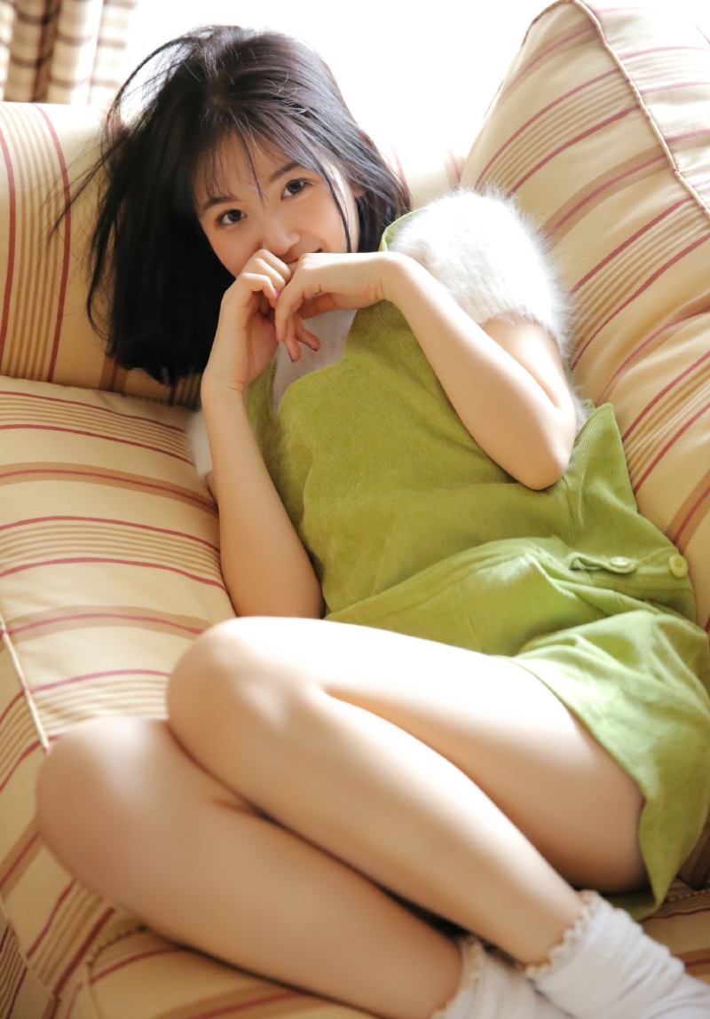 佛系少女青春洋溢活力美女图  第3张