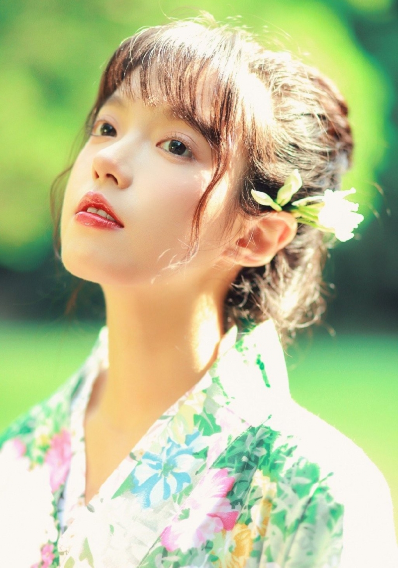 漂亮和服美女红唇雪肤户外写真  第3张