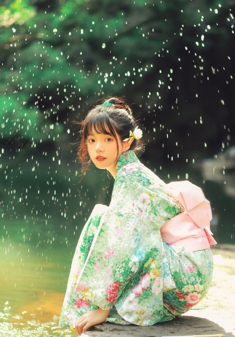 漂亮和服美女红唇雪肤户外写真  第5张