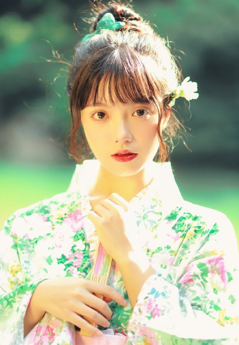 漂亮和服美女红唇雪肤户外写真  第8张