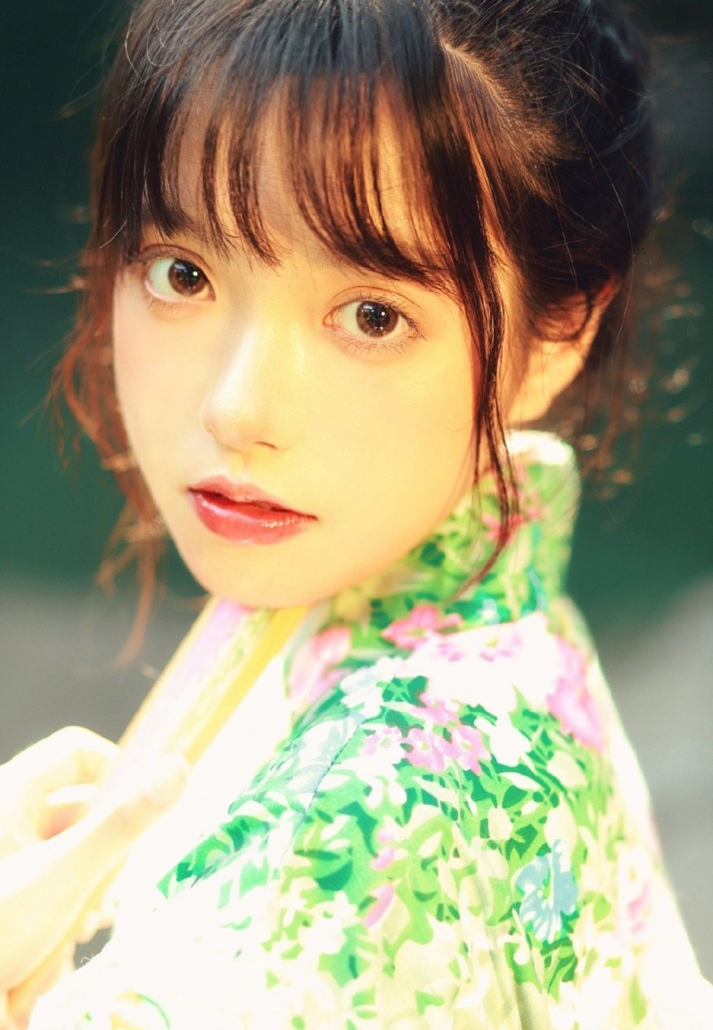 漂亮和服美女红唇雪肤户外写真  第9张