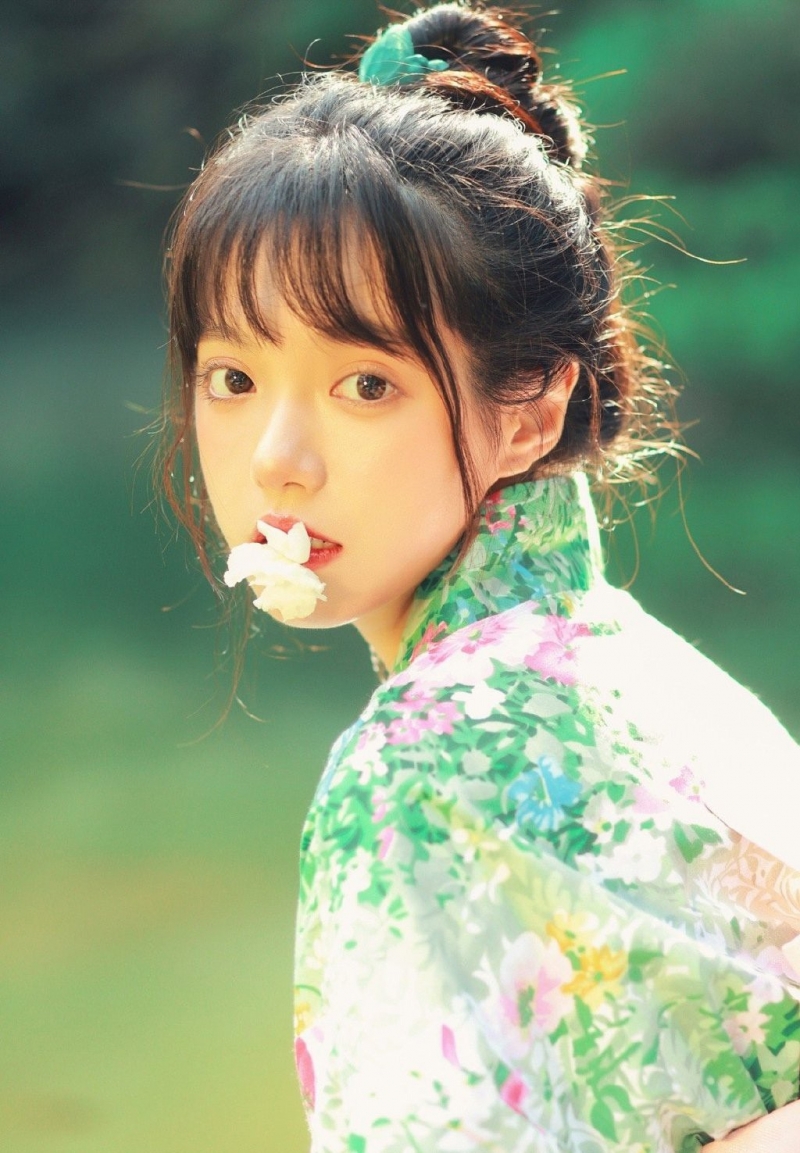 漂亮和服美女红唇雪肤户外写真  第10张