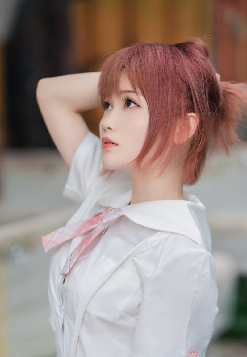 非主流短发美女jk制服户外写真  第11张
