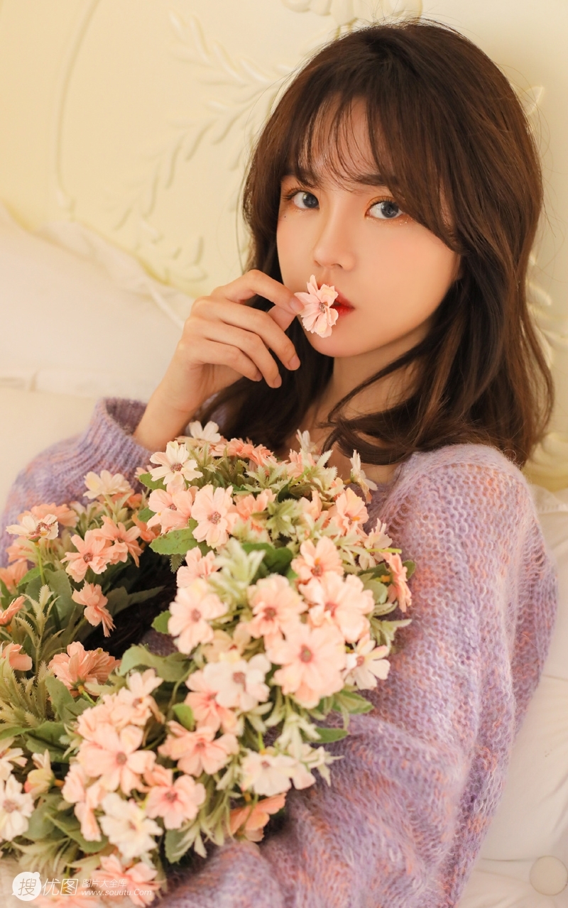 纯情少女细长美腿室内个人写真  第8张