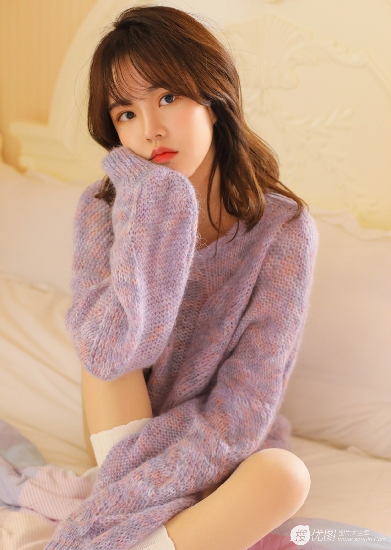 纯情少女细长美腿室内个人写真  第10张
