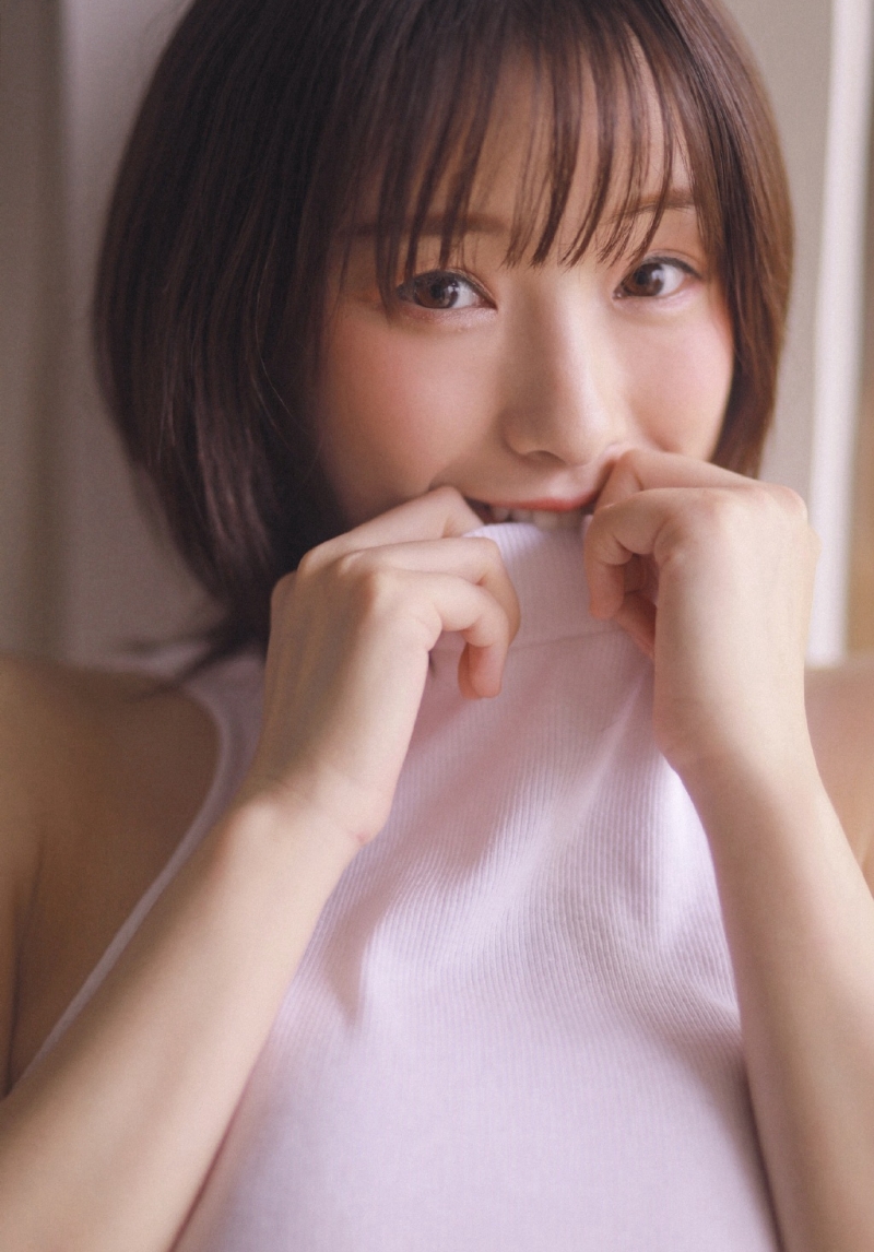 小蛮腰萌妹子美腿玉足床上写真  第1张