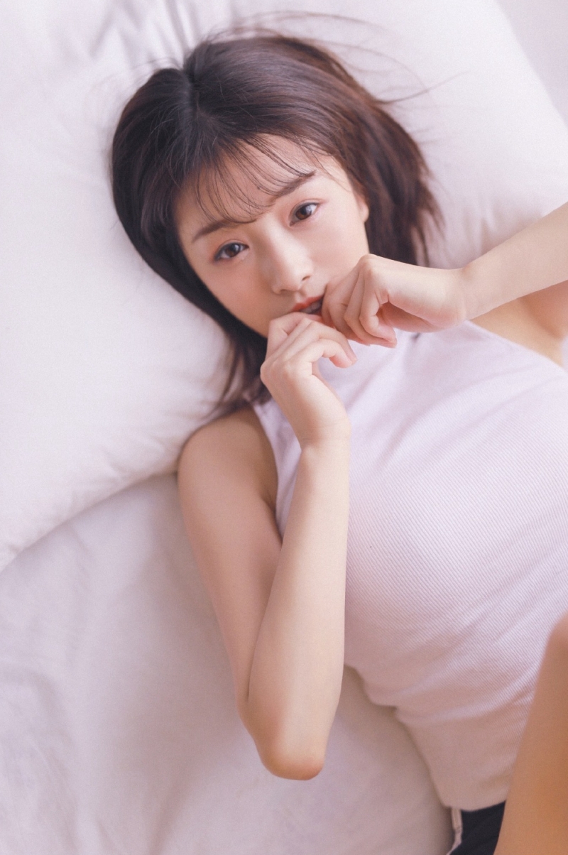 小蛮腰萌妹子美腿玉足床上写真  第8张