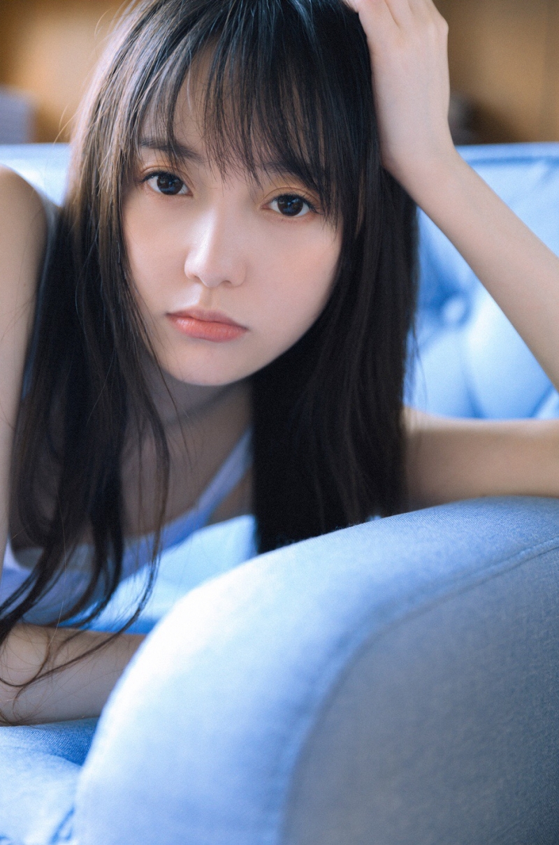 吊带连体衣美眉光滑牛奶肌写真  第9张