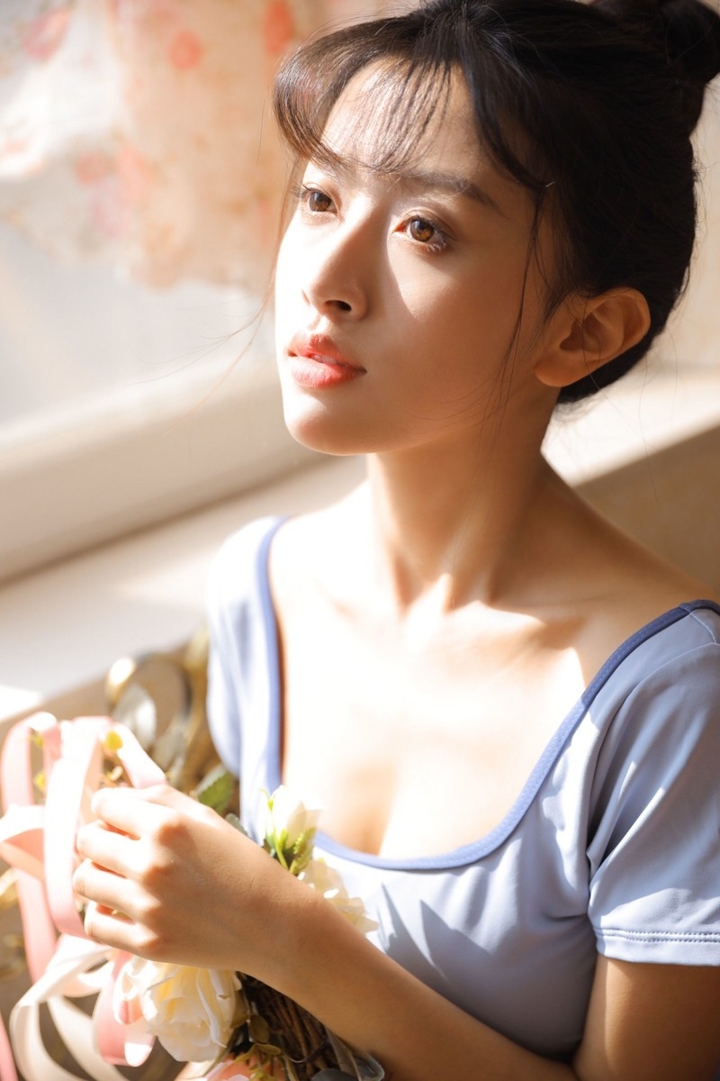 阳光下的舞蹈美女优雅动人写真  第8张