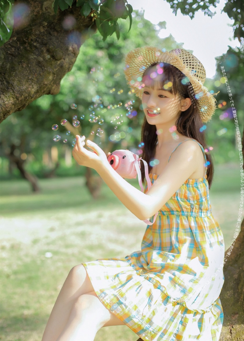 日系小清新美女吊带连衣裙写真  第2张