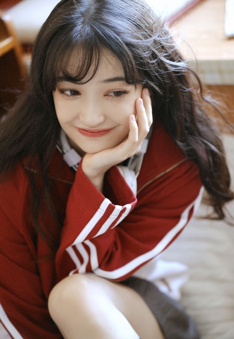 运动服美少女青春活力居家写真  第7张