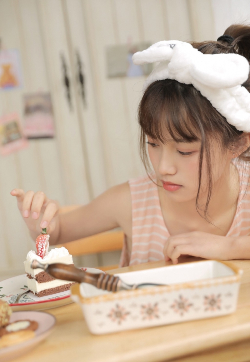 单马尾萌妹子白嫩肌肤私房写真  第9张
