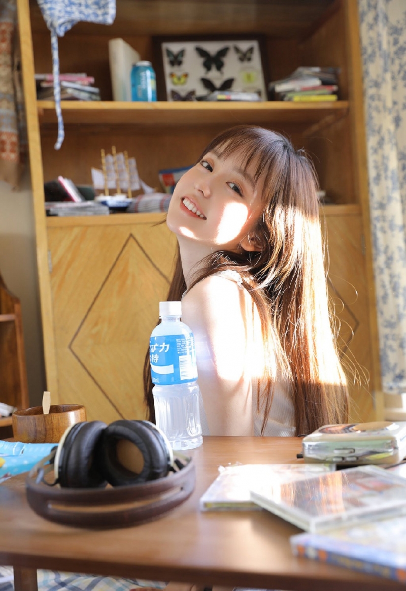 睡衣美女黑长直发清纯动人写真  第2张