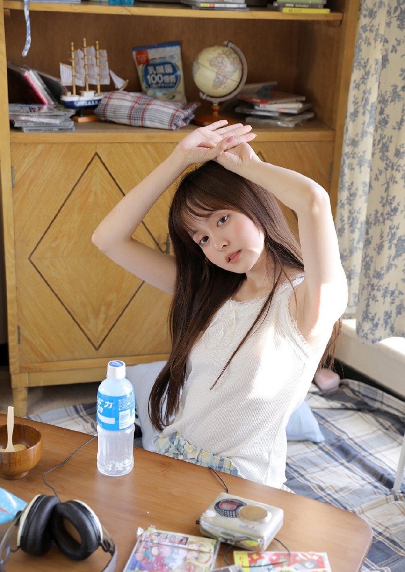 睡衣美女黑长直发清纯动人写真  第9张