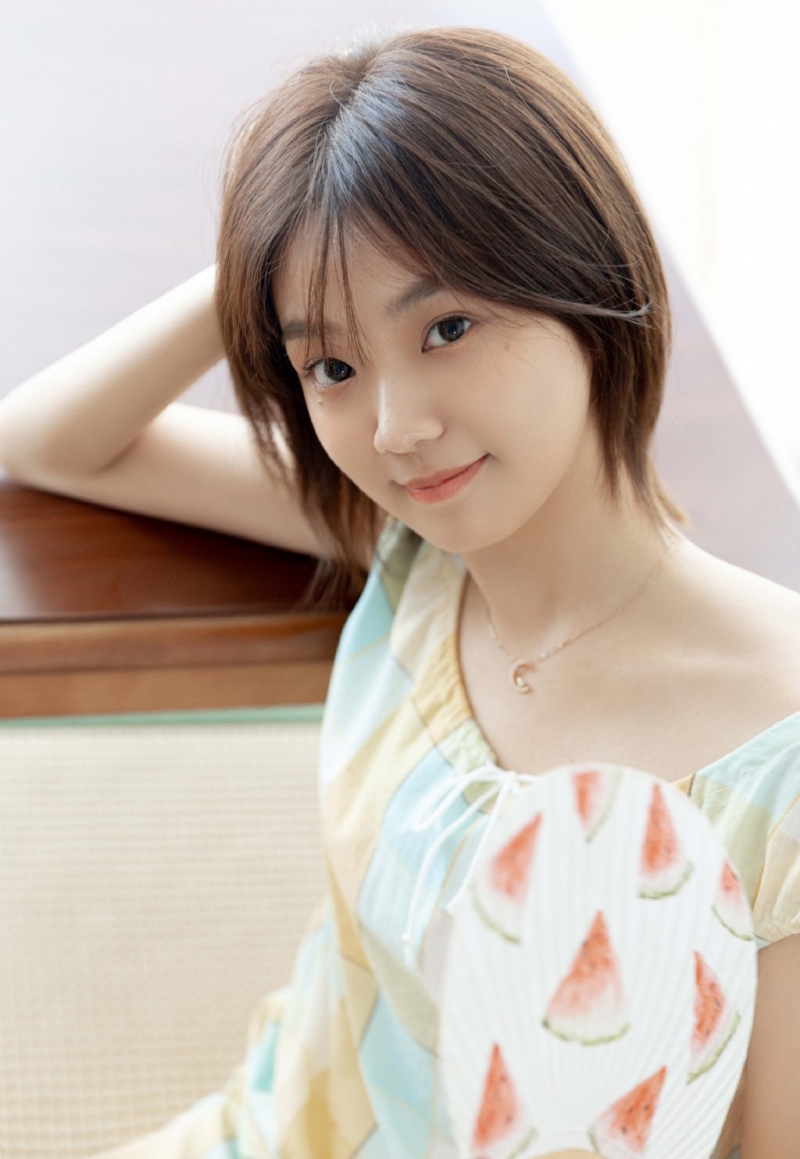 睡衣美女齐耳短发清新可人写真  第2张