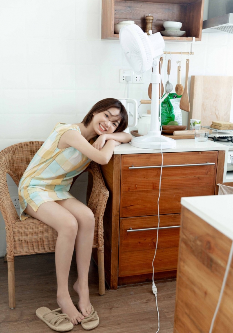 睡衣美女齐耳短发清新可人写真  第3张