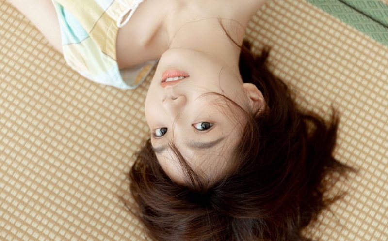 睡衣美女齐耳短发清新可人写真  第4张
