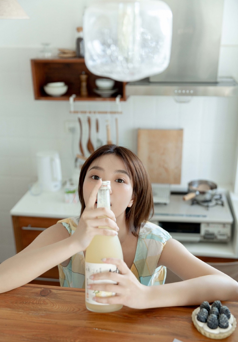 睡衣美女齐耳短发清新可人写真  第6张