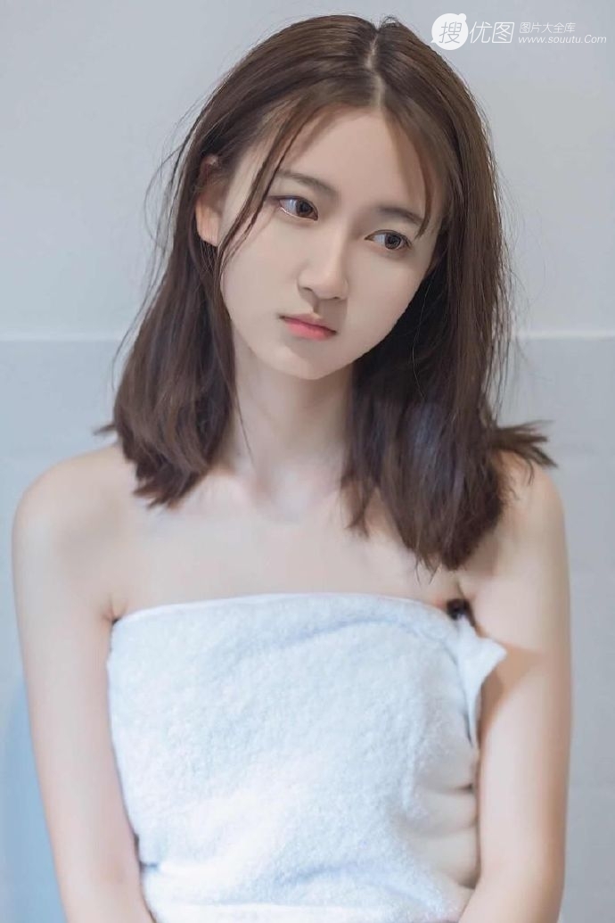 浴巾美女苗条身材白嫩肌肤写真  第4张