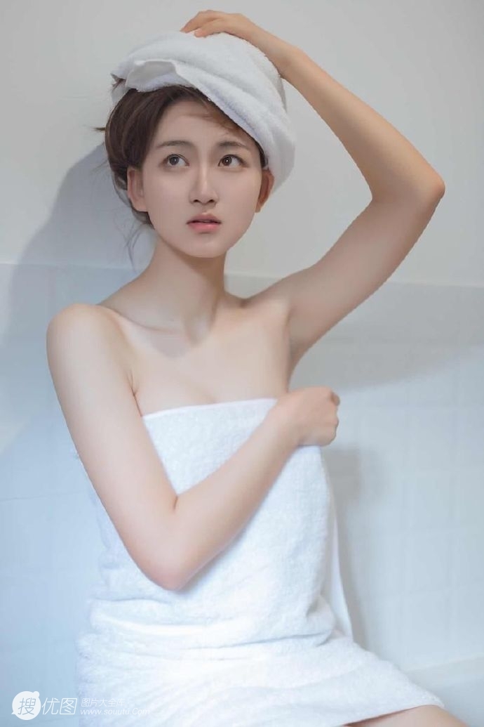 浴巾美女苗条身材白嫩肌肤写真  第9张