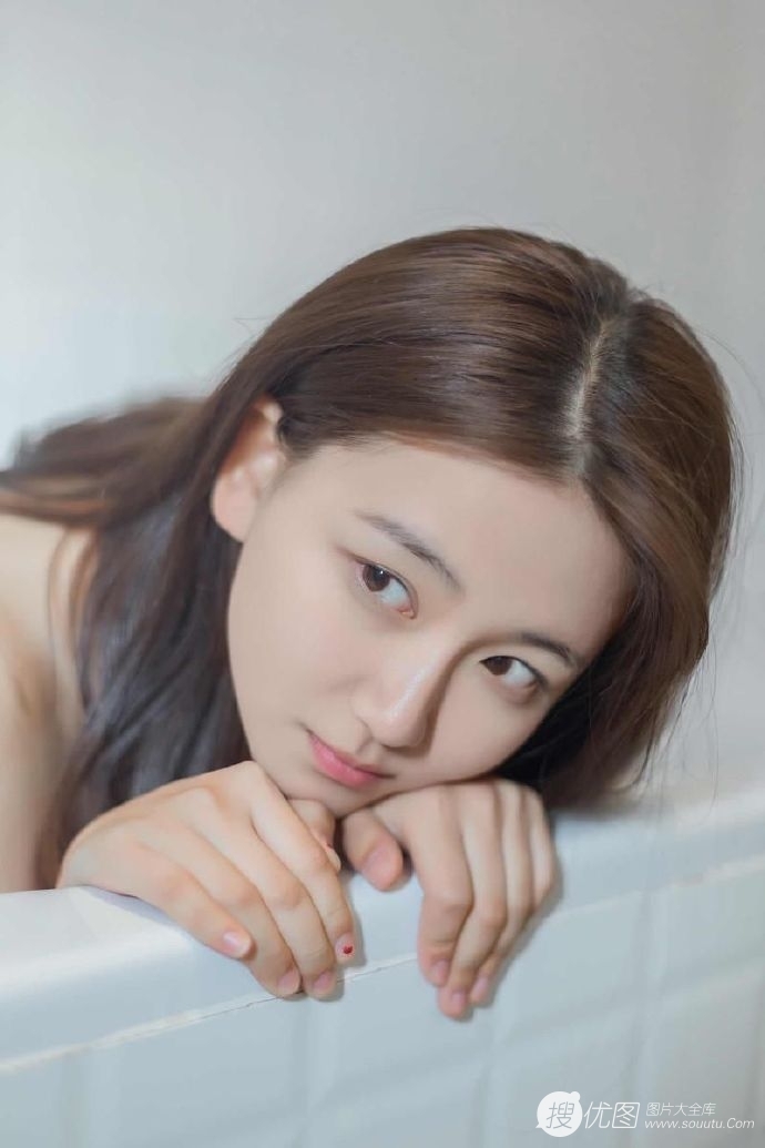 浴巾美女苗条身材白嫩肌肤写真  第10张