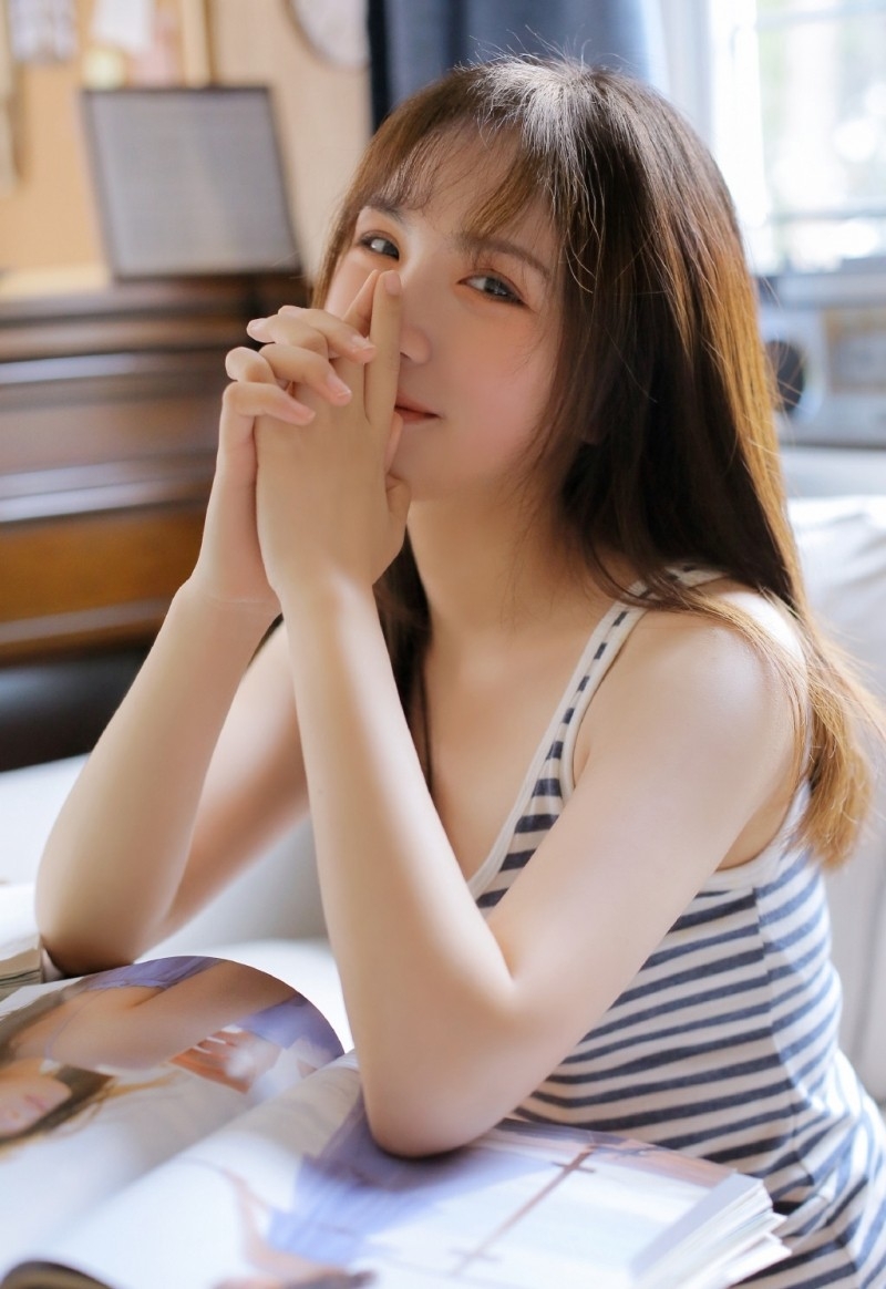 大长腿美女苗条好身材私房写真  第1张