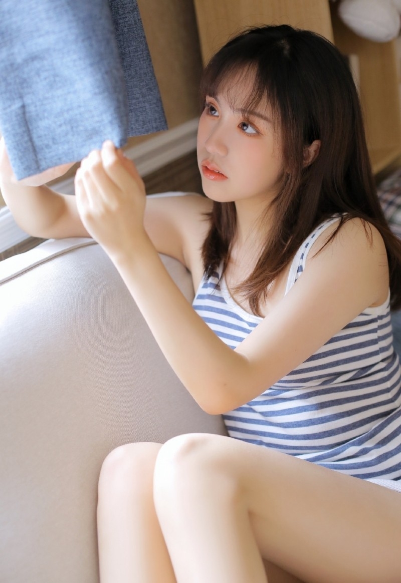 大长腿美女苗条好身材私房写真  第4张