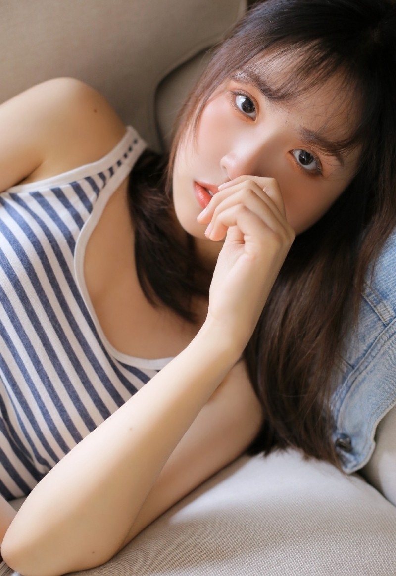 大长腿美女苗条好身材私房写真  第8张