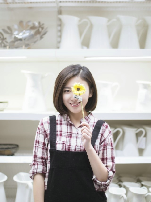 小清新短发美女治愈系笑容写真  第6张