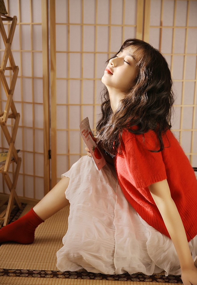 羊毛卷萌妹子精致漂亮脸蛋写真  第7张