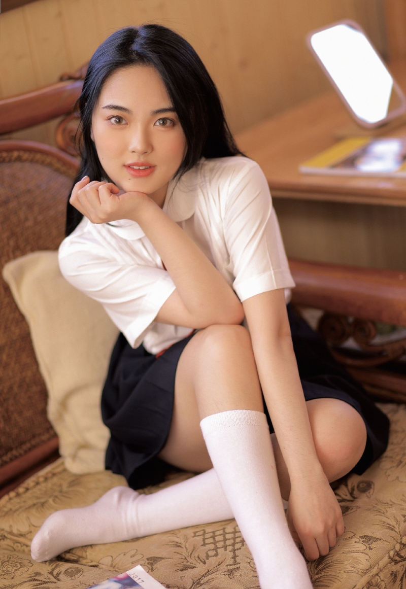 长发美女学生妹jk制服私房写真  第7张