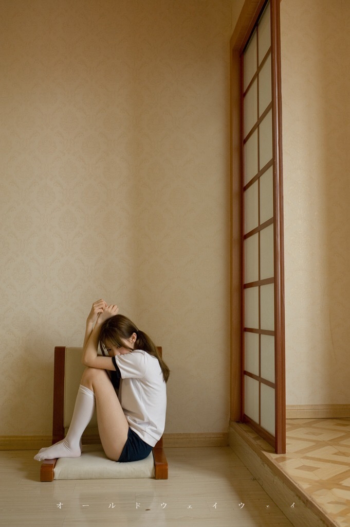 体操服萌妹子白丝美腿居家写真  第7张