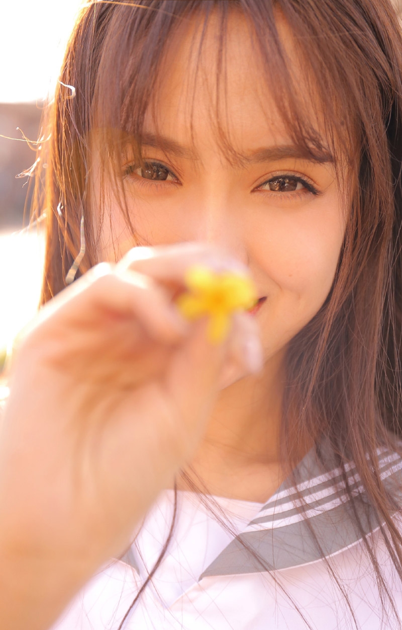 制服美女校花甜美迷人笑容写真  第9张
